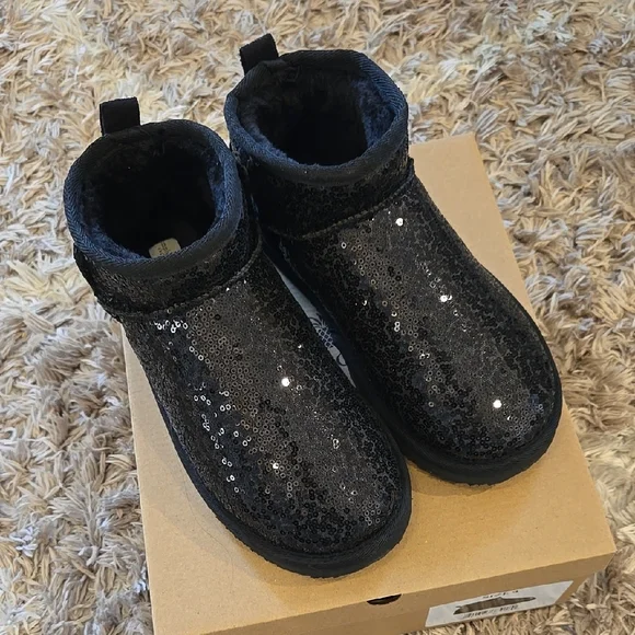 Simply Southern Shoes New Simply Southern Sequin Mid Rise Cozy - Main Image